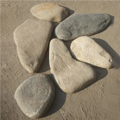 Pietra allentata casuale del ciottolo del fiume